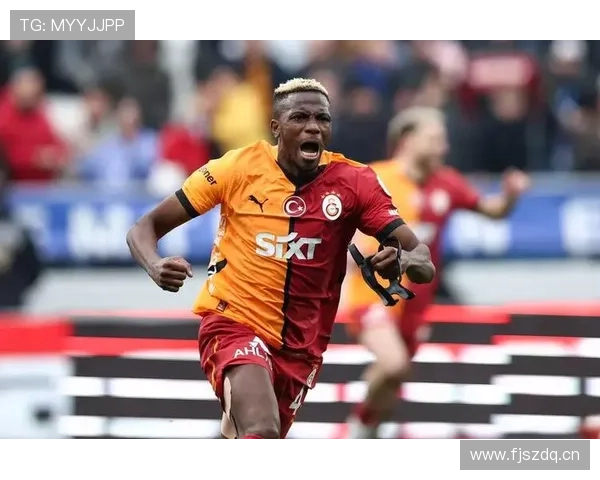 奥斯梅恩与同代前锋对比：爆发力与稳定性的优劣分析