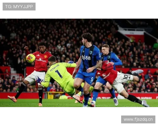 曼联防线失误频繁问题持续,球队稳定性面临考验,对赛季走势形成制约